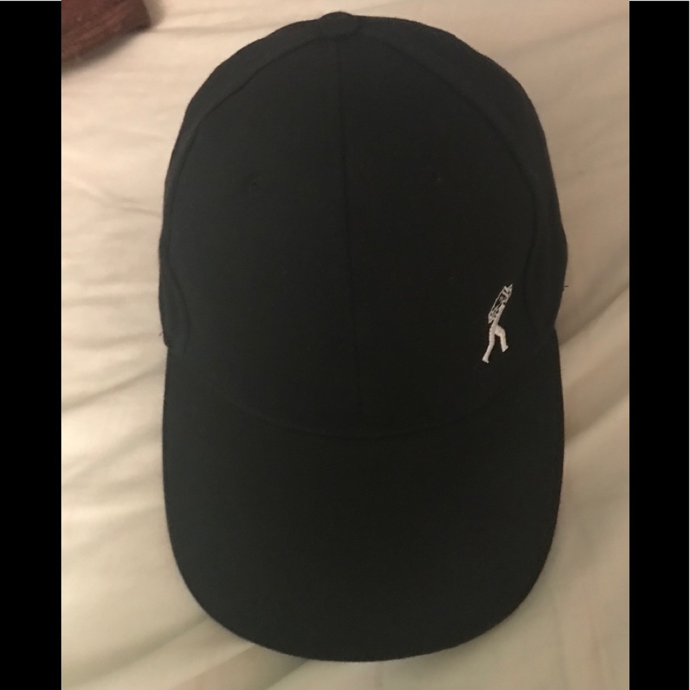 4 x $20 🆑 items-Black cap NWOT